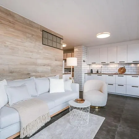 Modern 2 Bedroom With Lateral Sea View And Spacious Terras Apartament