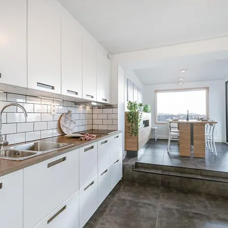 Apartament Modern 2 Bedroom With Lateral Sea View And Spacious Terras