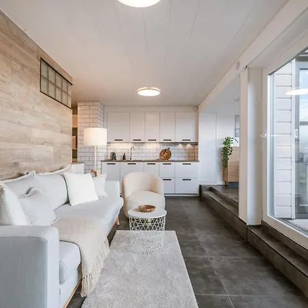 Апартаменти Modern 2 Bedroom With Lateral Sea View And Spacious Terras