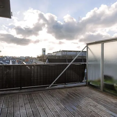 Апартаменти Modern 2 Bedroom With Lateral Sea View And Spacious Terras